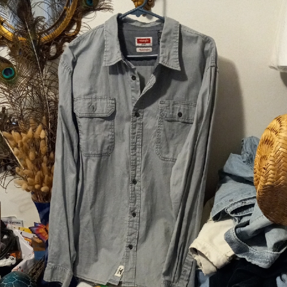 Wrangler Casual Gray Button Down Shirt